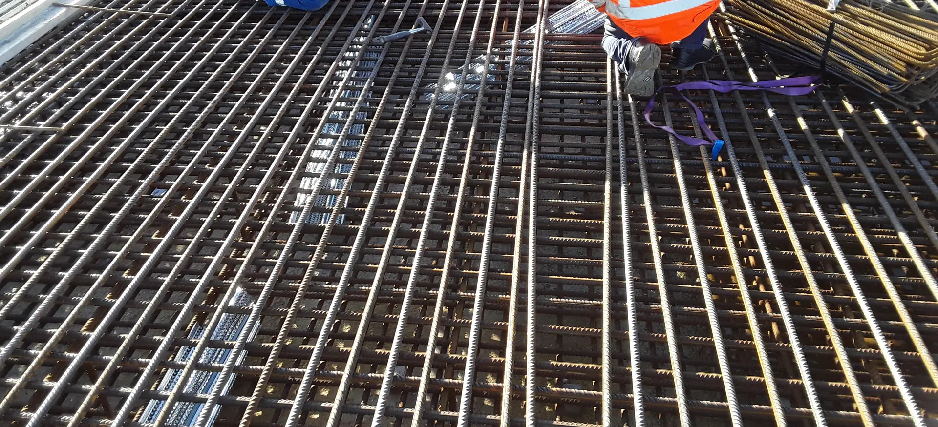 Een staalconstructie van het Waste Water Treatment Project