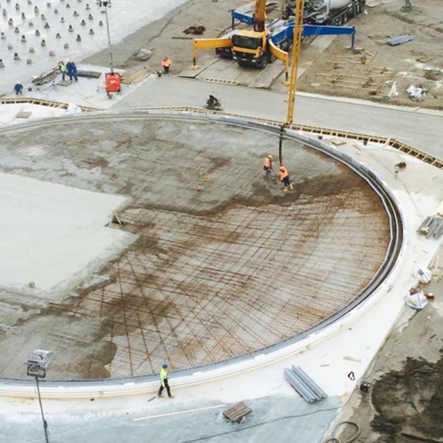 Een drone shot van Tankpit 19 terwijl het gebouwd werd