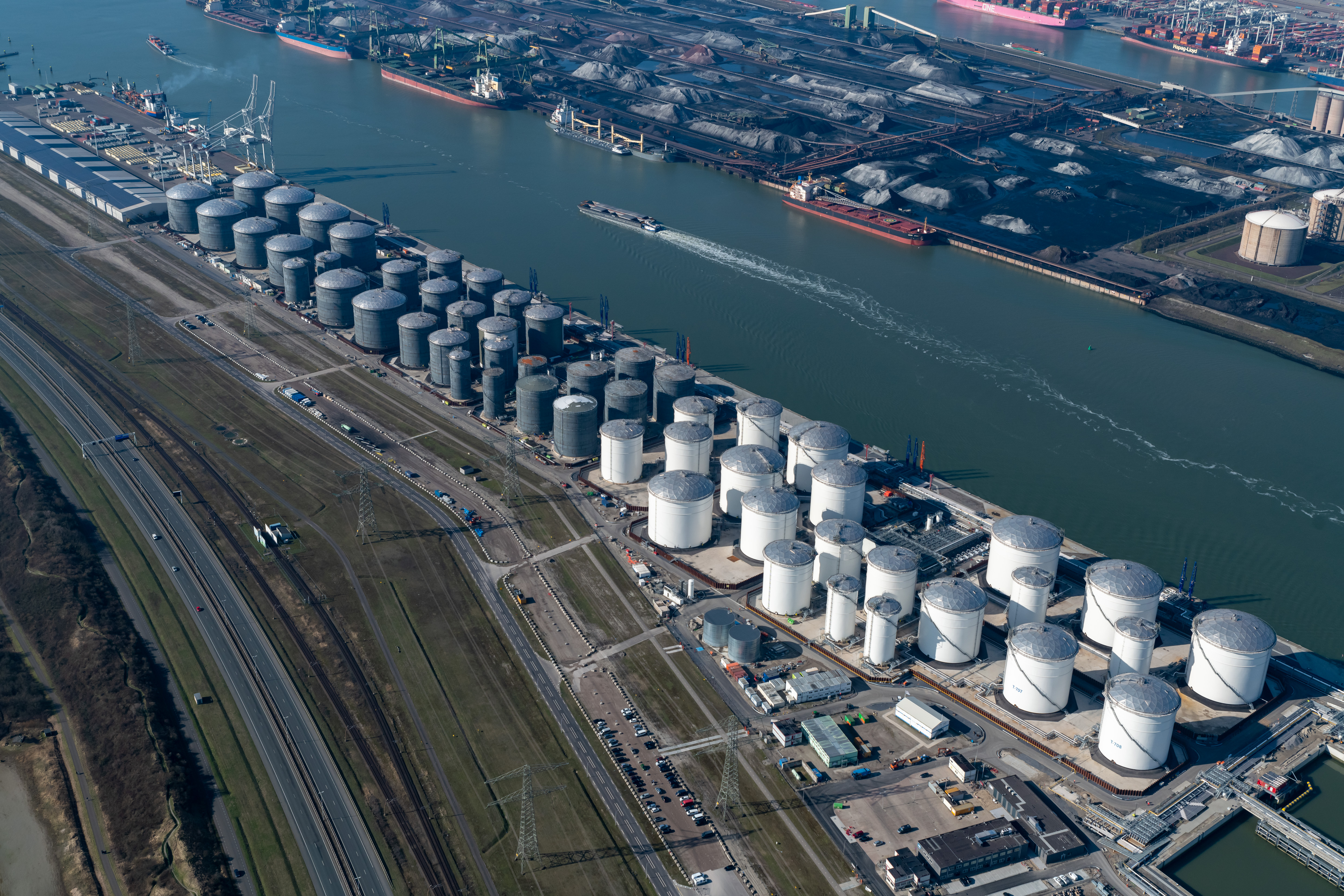 Wat doet Ballast Nedam Industriebouw