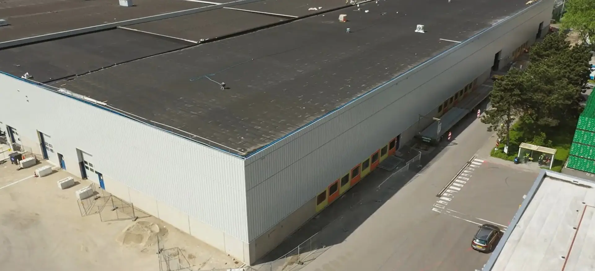Een drone shot van het nieuwe  Heineken warehouse