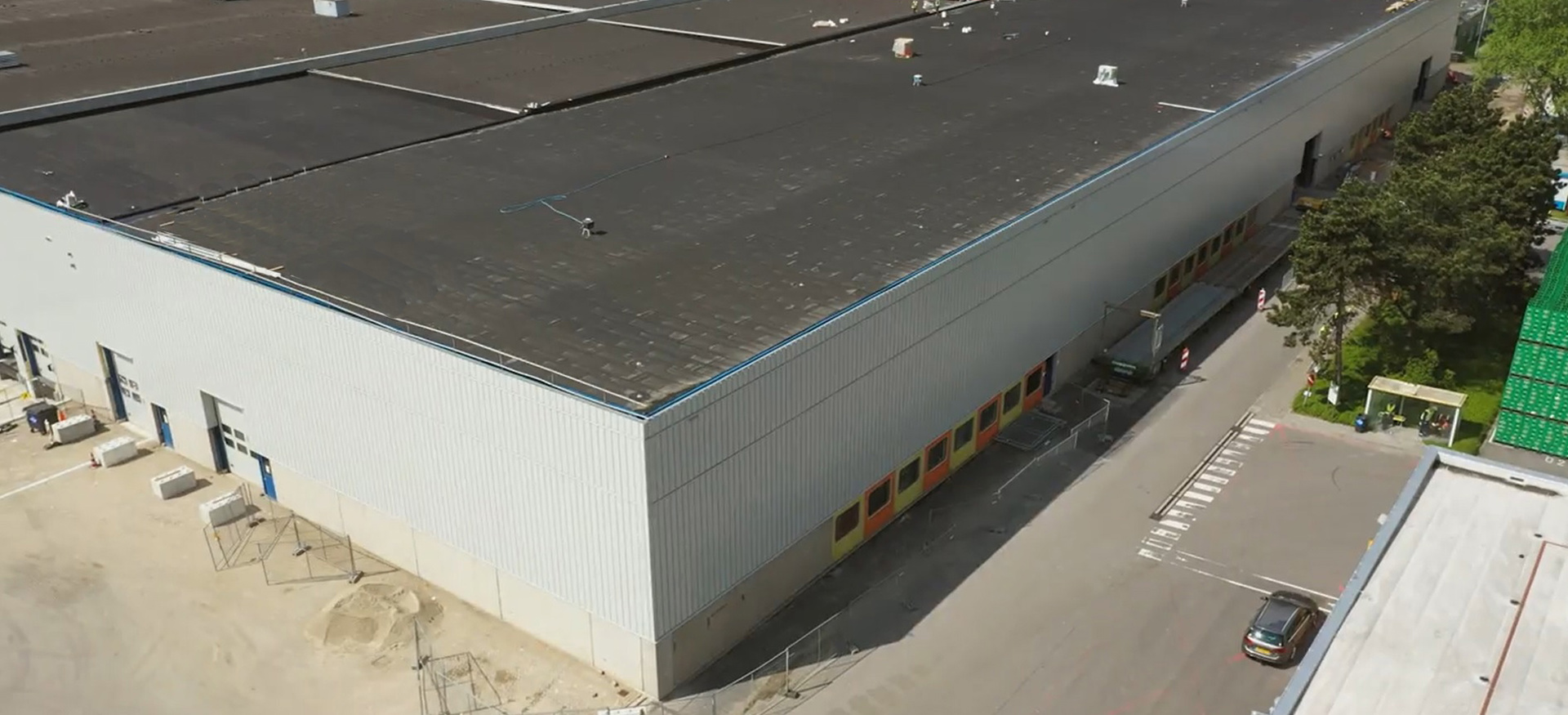 Een drone shot van het nieuwe  Heineken warehouse