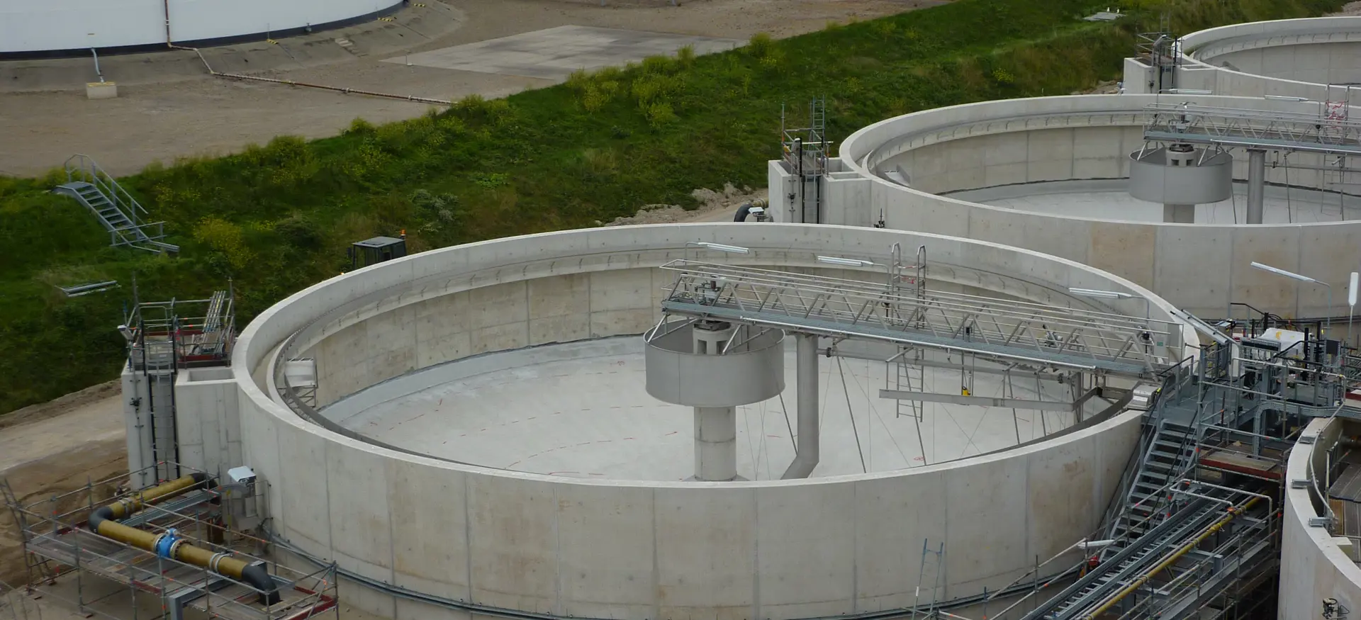 Een tank pit die deel uit maakt van de Effluent Treatment Plant